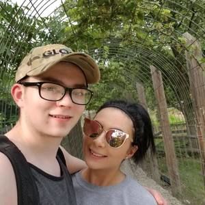 Meet your Posher, Allie